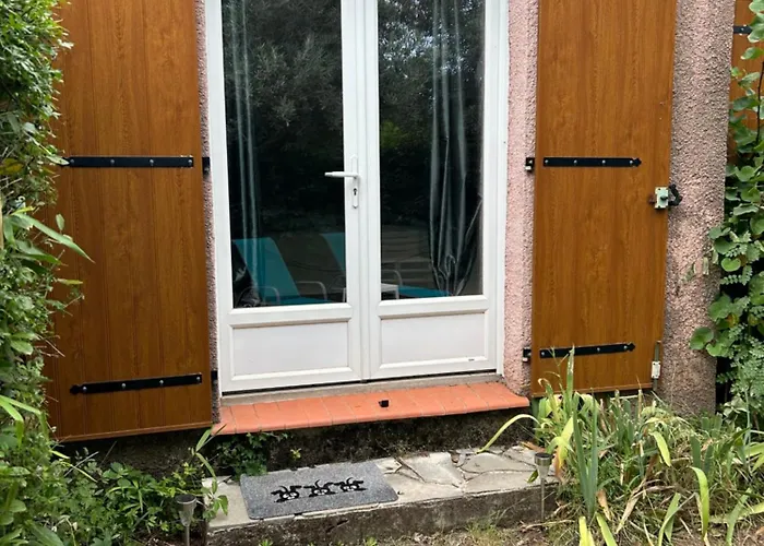 Chambre Dans Dependance Avec Sdb Privee